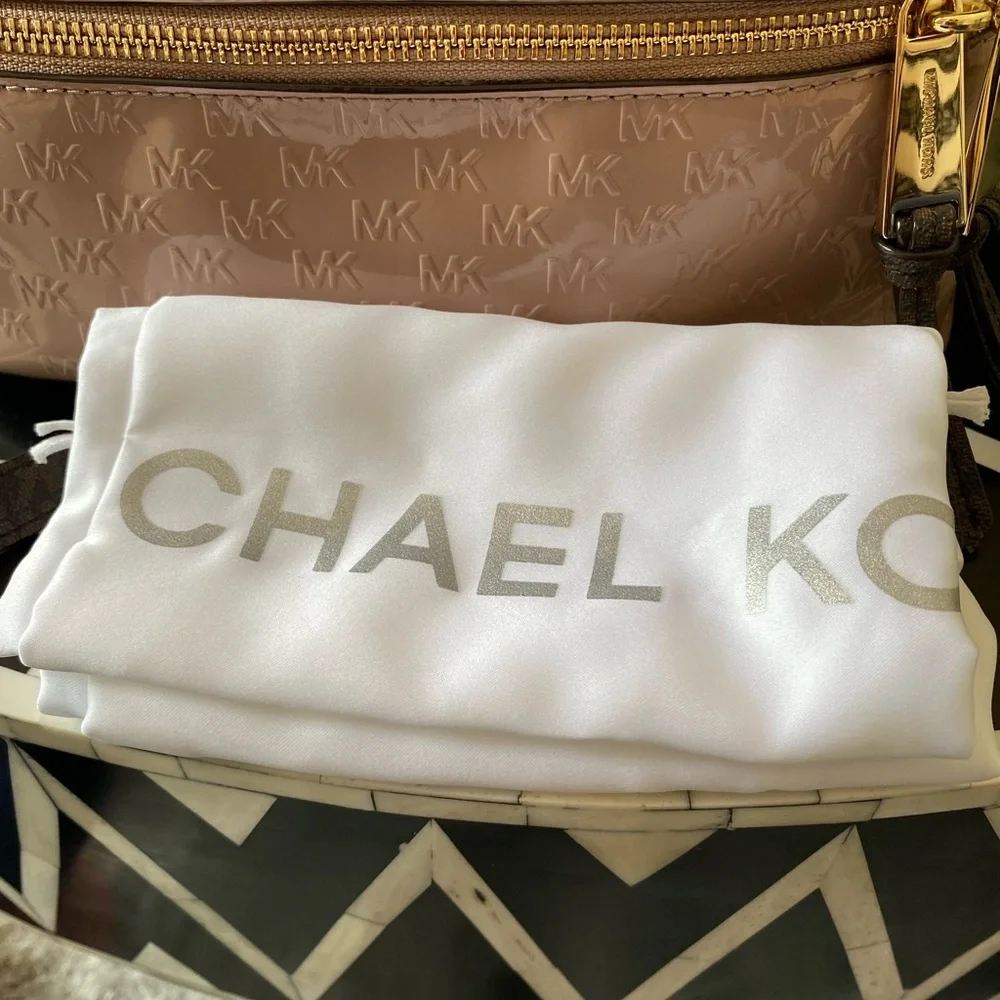 Micheal Kors Rhea Zip Logo Bookbag
